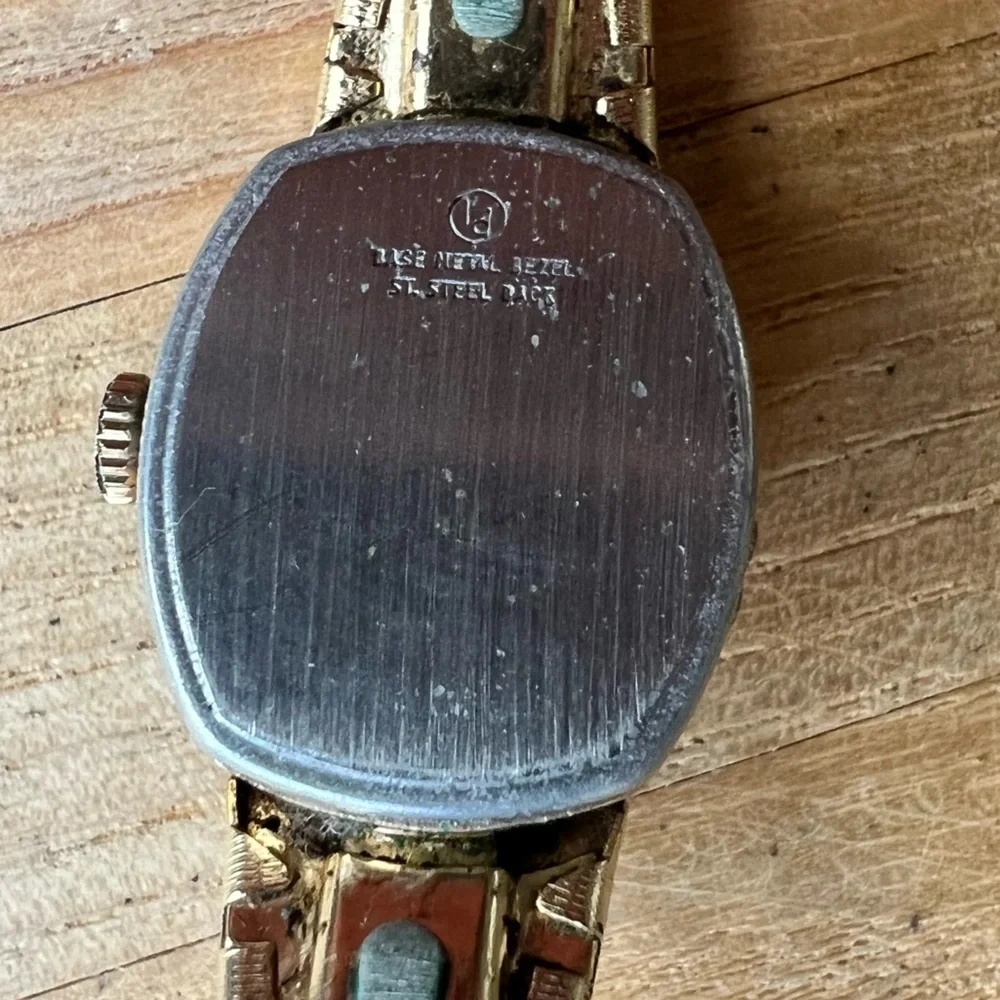 Vintage Waltham ladies gold tone diamond cocktail dress watch NEW BATTERY